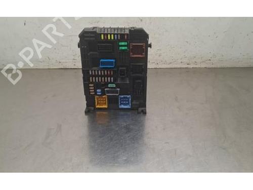Used Fuse box Fuse box PEUGEOT 3008 II SUV (MC_, MR_, MJ_, M4_) 1.2 THP/ PureTech 130 (MRHNSM, MRHNSU, MRHNSJ, MRHNYW,... (131 hp) 40517810 40517810