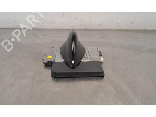 Used Antenna/Base Antenna/Base PEUGEOT 3008 III (KA_, KB_, KC_) Hybrid 136 (KAHPYE) (136 hp) 30501040 30501040