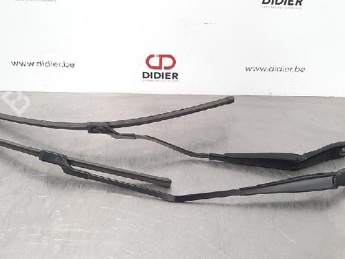 Used Front windshield wiper arm VOLVO V40 Hatchback (525) D2 (114 hp) 15016099