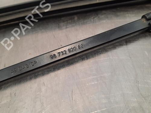Front windshield wiper arm PEUGEOT 208 I (CA_, CC_) 1.6 HDi | BP15725922C143 