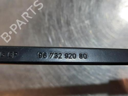 Front windshield wiper arm PEUGEOT 208 I (CA_, CC_) 1.2 VTI 82 | BP23598452C143 