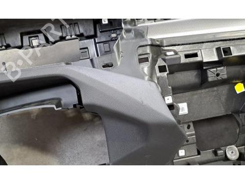Dashboard PEUGEOT 308 III (FB_, FH_, FP_, F3_, FM_) PureTech 130 (FPHNSL, FPHNST) | BP29468207C46 