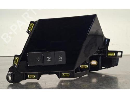 switch-audi-a3-limousine-8ys-8ym-2020-32510827 main image