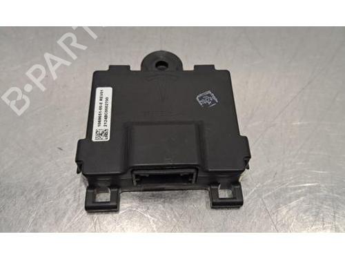 Used Electronic module Electronic module TESLA MODEL S (5YJS) 100D AWD (422 hp) 40289373 40289373