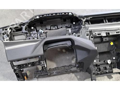 Dashboard PEUGEOT 308 III (FB_, FH_, FP_, F3_, FM_) PureTech 130 (FPHNSL, FPHNST) | BP29468207C46 