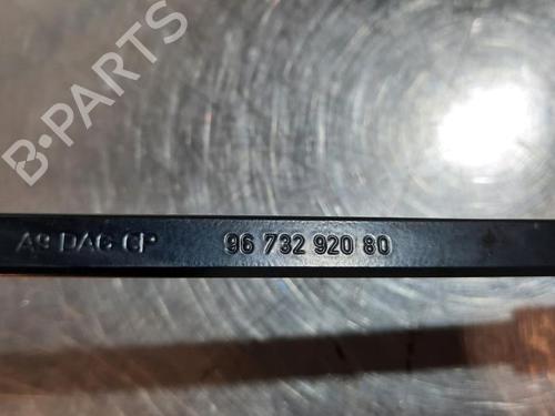 Front windshield wiper arm PEUGEOT 2008 I (CU_) 1.2 THP 130 / PureTech 130 | BP23603712C143 