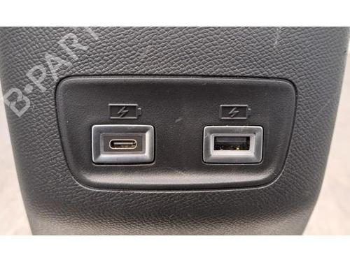 Armrest / Center console PEUGEOT 208 II (UB_, UP_, UW_, UJ_) e-208 | BP30739476I20 