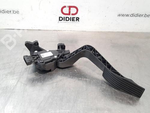 pedal-fiat-500x-334_-16-d-multijet-334axa1b-51942423-2014-10897019 main image