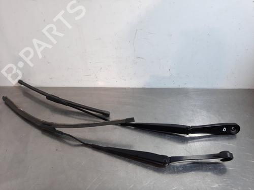 Used Front windshield wiper arm FORD KUGA III (DFK) 1.5 Ecoboost (150 hp) 15913034