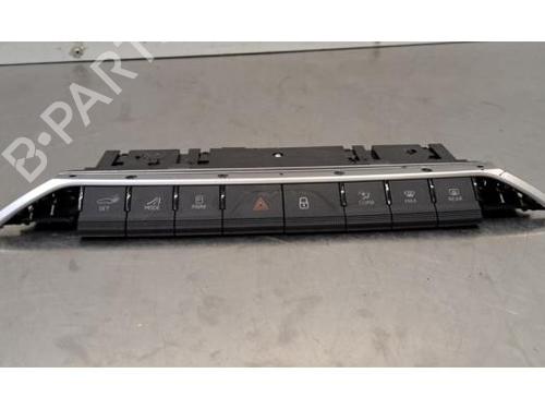 warning-switch-skoda-octavia-iv-combi-nx5-pv5-2019-37003220 main image