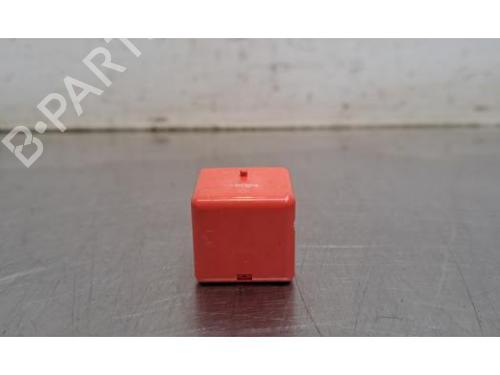 Elektronisk modul Elektronisk modul TOYOTA YARIS (_P21_, _PA1_, _PH1_) 1.5 Hybrid (MXPH10, MXPH11) (116 hp) 35997724 35997724