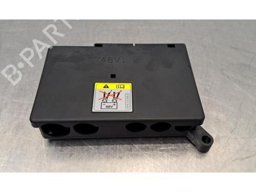 Used Fuse box Fuse box 39154338 39154338
