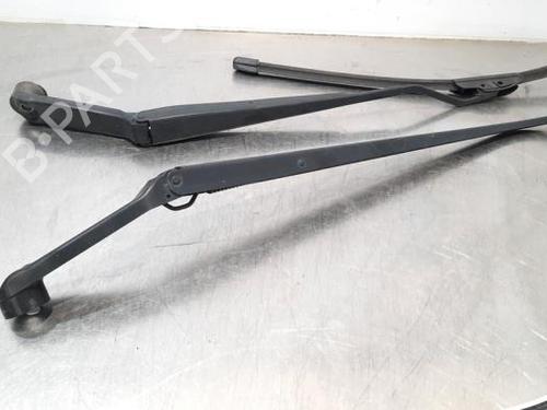 Front windshield wiper arm SUZUKI SX4 S-Cross (JY) 1.6 DDiS (AKK 416D) | BP20078619C143 