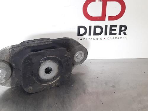 Used Engine mount MERCEDES-BENZ VITO Mixto (Double Cabin) (W447) 109 CDI (447.701, 447.703, 447.705) (88 hp) 10872451