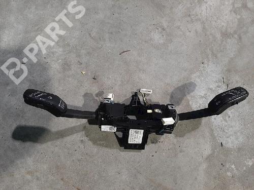 switch-seat-ateca-kh7-khp-16-tdi-5q0953502migi-2016-10870860 main image