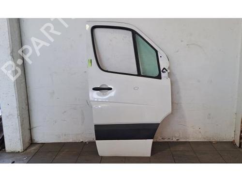 Used Right front door MERCEDES-BENZ SPRINTER 3,5-t Van (B906) 316 CDI (906.631, 906.633, 906.635, 906.637) (163 hp) 25992023