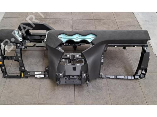 Used Dashboard Dashboard DS DS 3 / DS 3 CROSSBACK (UR_, UC_, UJ_) 1.2 Hybrid 136 (URHPYF) (136 hp) 35772815 35772815