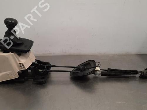 Used Gear lever PEUGEOT 208 II (UB_, UP_, UW_, UJ_) 1.5 BlueHDI 100 (102 hp) 23588677