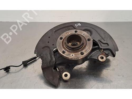 Used Right front steering knuckle PEUGEOT 308 III (FB_, FH_, FP_, F3_, FM_) PureTech 130 (FPHNSL, FPHNST) (131 hp) 29468256