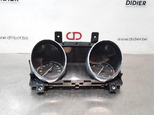 Used Instrument cluster LAND ROVER DISCOVERY V (L462) 2.0 Td4 4x4 (180 hp) 15022101