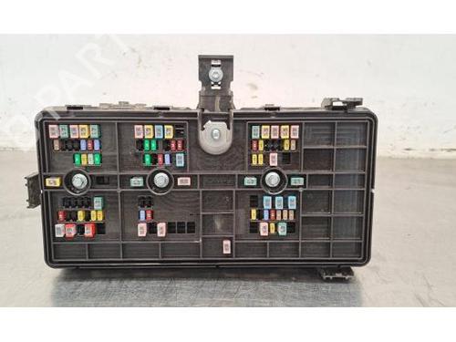 Used Fuse box Fuse box 34199057 34199057