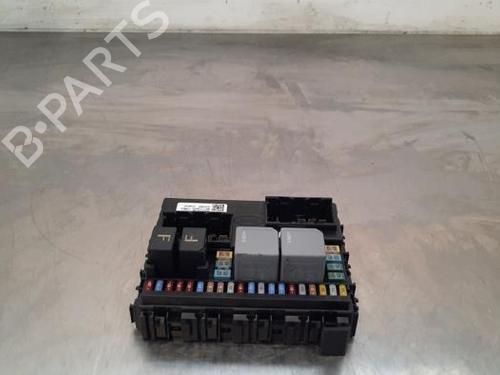 Used Fuse box LAND ROVER DEFENDER Station Wagon (L663) D250 MHEV 4x4 (249 hp) 23614287