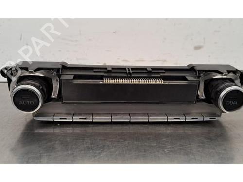 climate-control-toyota-corolla-estate-_e21_-2019-33316588 main image