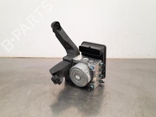 Used ABS pump BMW X1 (F48) xDrive 20 d (190 hp) 23582661