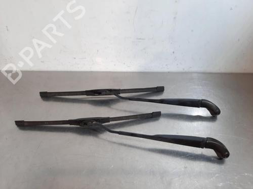 Used Front windshield wiper arm MINI MINI CLUBMAN (R55) Cooper D (109 hp) 19632334