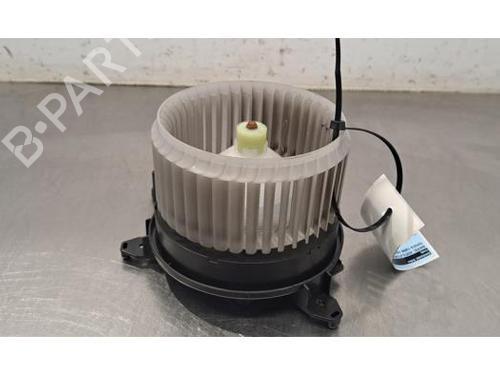 Used Heater blower motor Heater blower motor TOYOTA YARIS CROSS (MXP_) 1.5 Hybrid (MXPJ10) (116 hp) 32820688 32820688