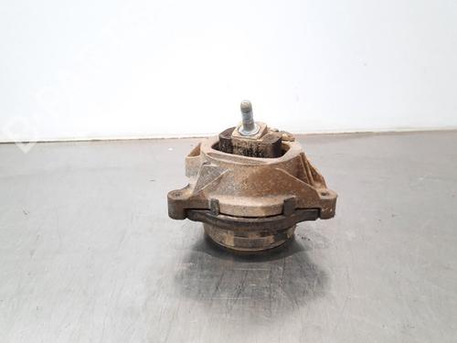 Used Engine mount BMW 3 (F30, F80) 318 d (136 hp) 10899531