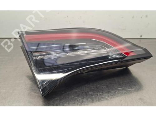 Feu arrière gauche TESLA MODEL Y (5YJY) Long Range All-wheel Drive (514 hp) 31633646