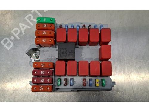 Used Fuse box PEUGEOT BOXER Van 2.2 BlueHDi 120 (120 hp) 31371810