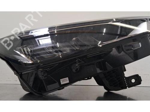 Used Right headlight Right headlight PEUGEOT 3008 III (KA_, KB_, KC_) Hybrid 136 (KAHPYE) (136 hp) 35997525 35997525