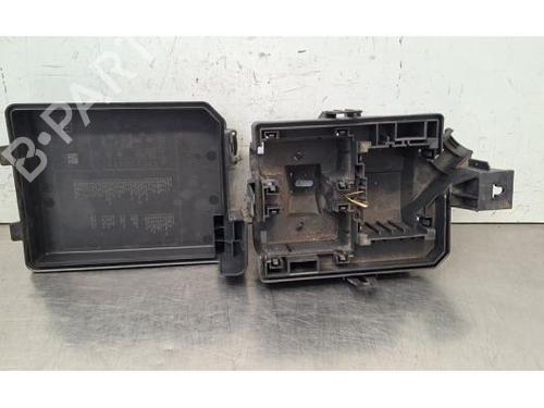 Used Fuse box Fuse box OPEL MOKKA / MOKKA X (J13) 1.7 CDTI 4x4 (_76) (131 hp) 40240715 40240715