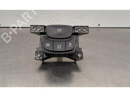 switch-toyota-c-hr-_x1_-2016-32284476 main image