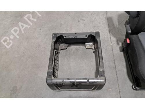 Left front seat RENAULT MASTER III Van (FV) 2.3 dCi 135 FWD (FV0N, FV08, FV06, FV00, FV1S) | BP29871954C15