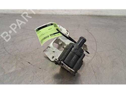 Used Auxiliary water pump VOLVO XC60 II (246) B4 Mild-Hybrid AWD (197 hp) 23639701