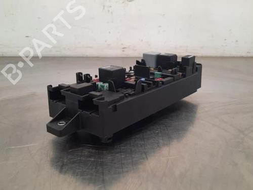 Used Fuse box LAND ROVER DEFENDER Station Wagon (L663) P300 Si4 4x4 (300 hp) 23608350