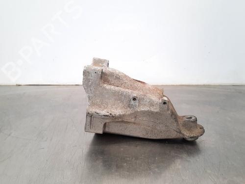 Used Engine mount MERCEDES-BENZ SPRINTER 3-t Van (B906) 209 CDI (906.611, 906.613) (88 hp) 16453694