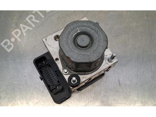 Used ABS pump MERCEDES-BENZ GLA-CLASS (X156) GLA 180 (156.942) (122 hp) 31347445