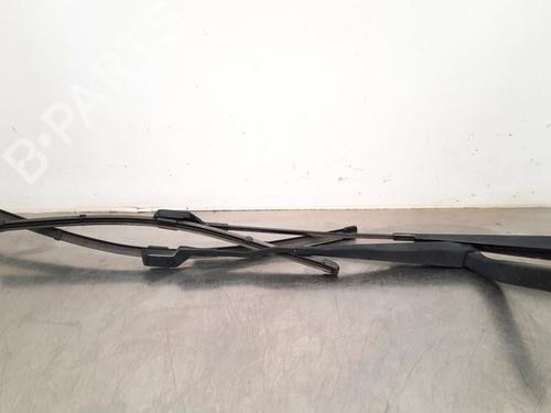Used Front windshield wiper arm BMW X6 (E71, E72) xDrive 40 d (306 hp) 17113213
