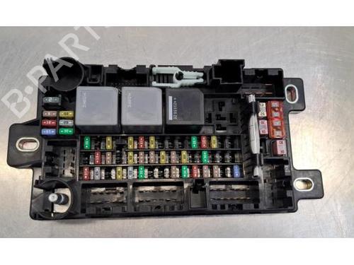 Zekeringkast Zekeringkast LAND ROVER DISCOVERY SPORT (L550) 2.0 D180 MHEV 4x4 (179 hp) 37479495 37479495