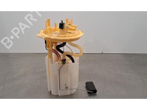 Used Fuel pump MERCEDES-BENZ SPRINTER 3,5-t Van (B907, B910) 317 CDI RWD (907.631, 907.633, 907.635, 907.637) (170 hp) 23609648
