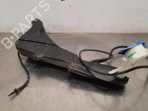 Used Windscreen washer tank PEUGEOT 308 II (LB_, LP_, LW_, LH_, L3_) 1.5 BlueHDI 100 (102 hp) 23587315