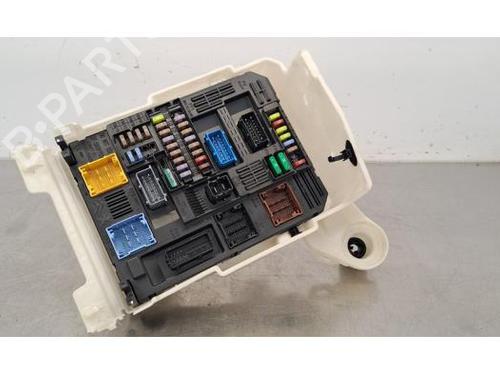 Used Fuse box PEUGEOT 2008 II (UD_, US_, UY_, UJ_, UR_, UC_) e-2008 (UKZKXZ) (136 hp) 28966642