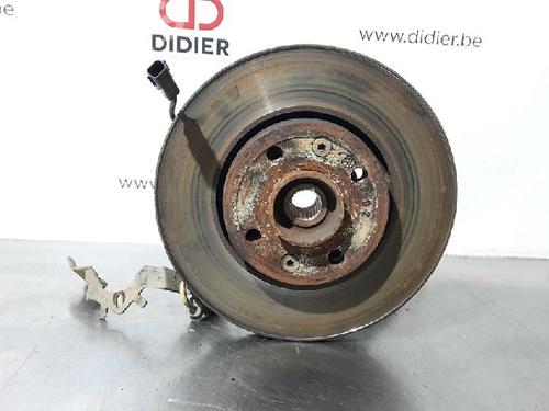 left-front-steering-knuckle-dacia-sandero-ii-15-dci-400143444r-402027463r-402102977r-2012-10871625 main image