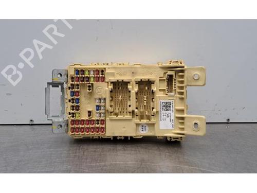 Used Fuse box Fuse box 38039256 38039256