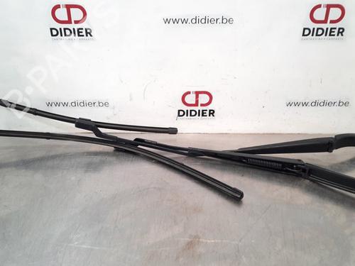 Used Front windshield wiper arm VW POLO VI (AW1, BZ1, AE1) 1.0 (65 hp) 15023476