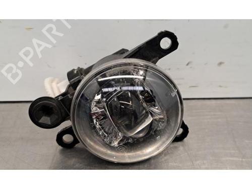 Used Right front fog light OPEL CORSA F (P2JO) 1.5 (68) (102 hp) 31655804